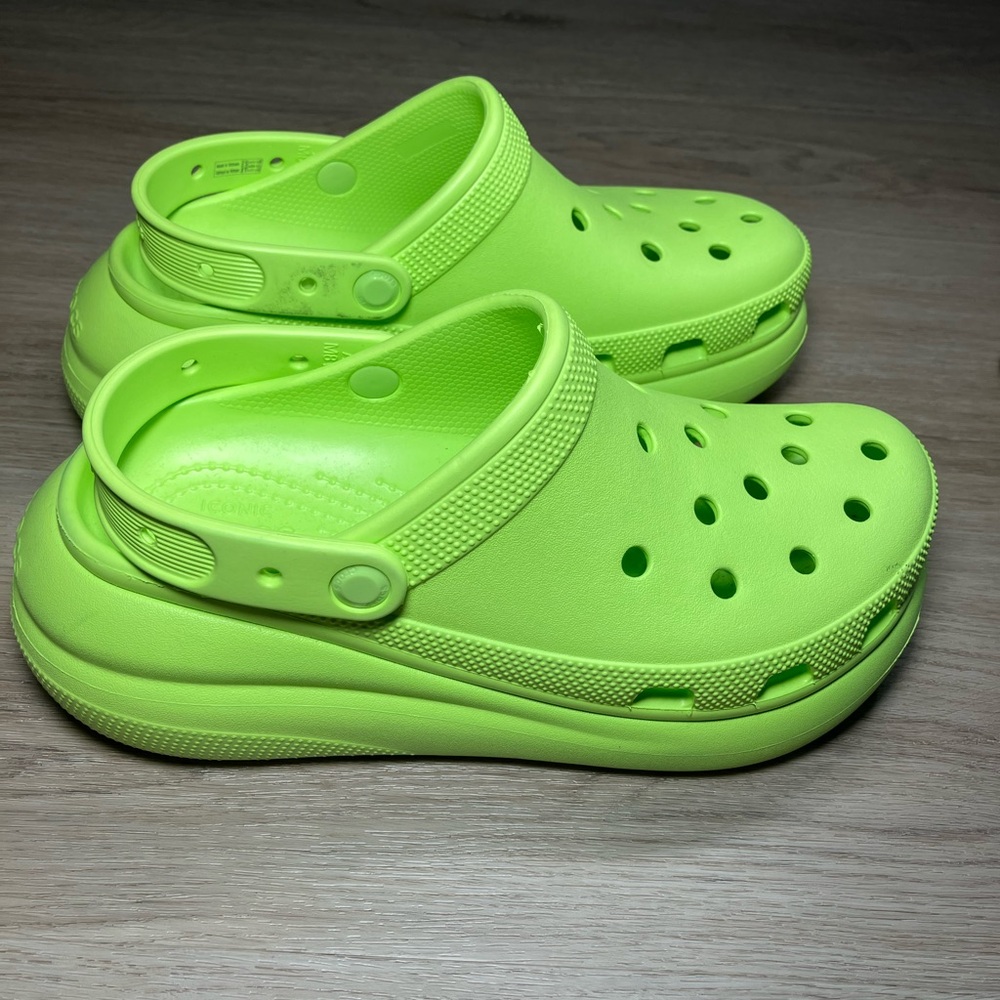Crocs Classic Crush Clogs size 8M 10W